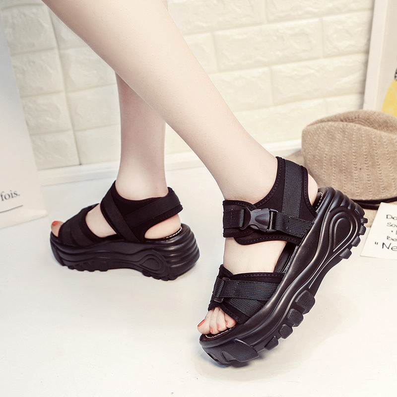 Relaxed Raffia Sandals