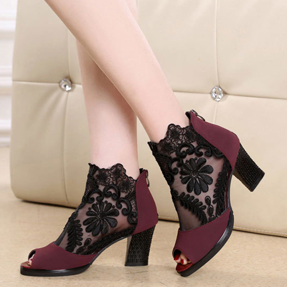 Simple Buckled Sandals