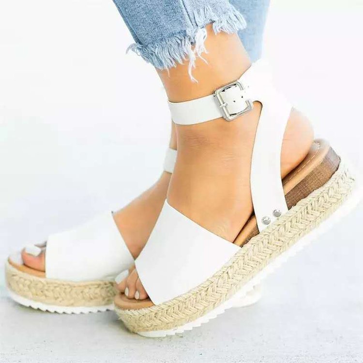 Clean Lightweight Sandals