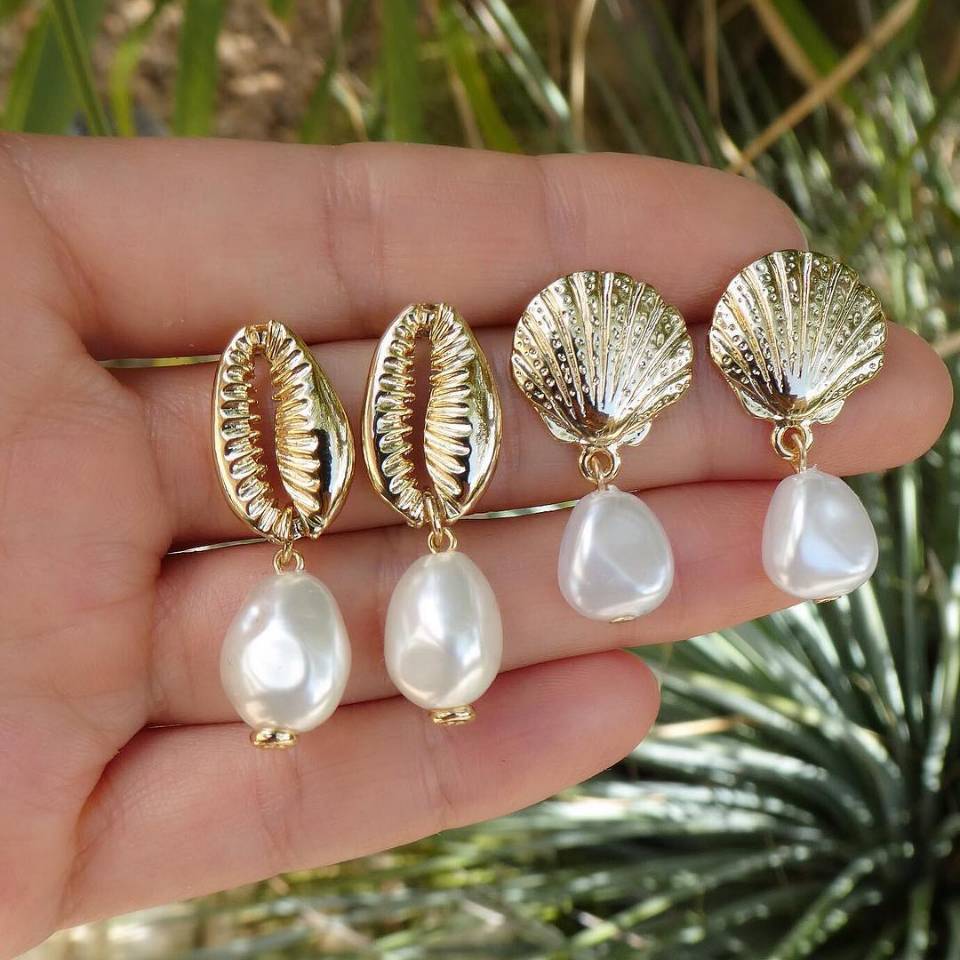 Simple Buttoned Set