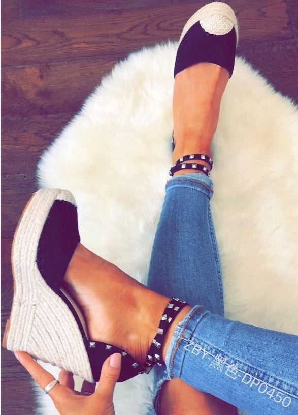 Comfortable Raffia Sandals