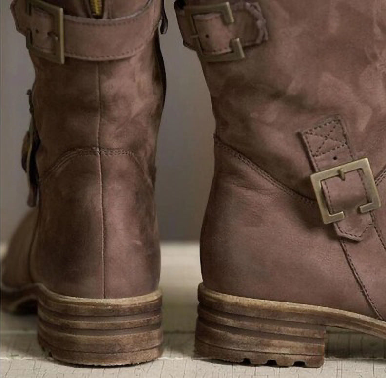 Relaxed Pointed Boots