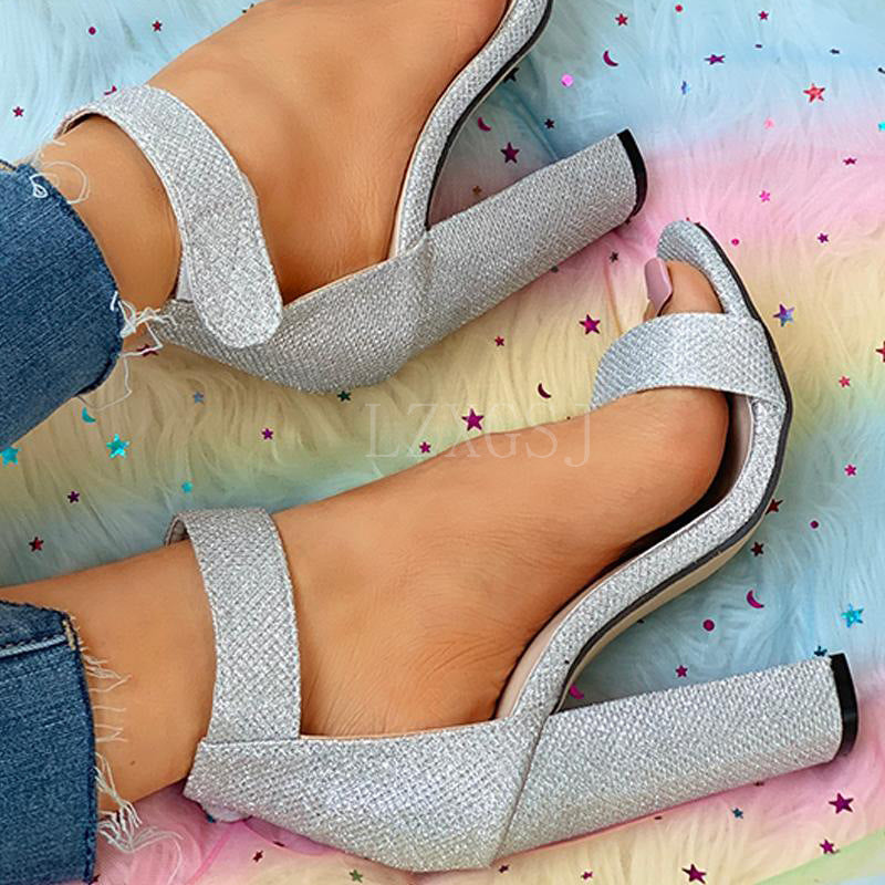 Light Thong Sandals