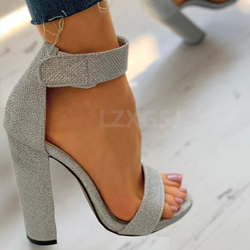Light Thong Sandals