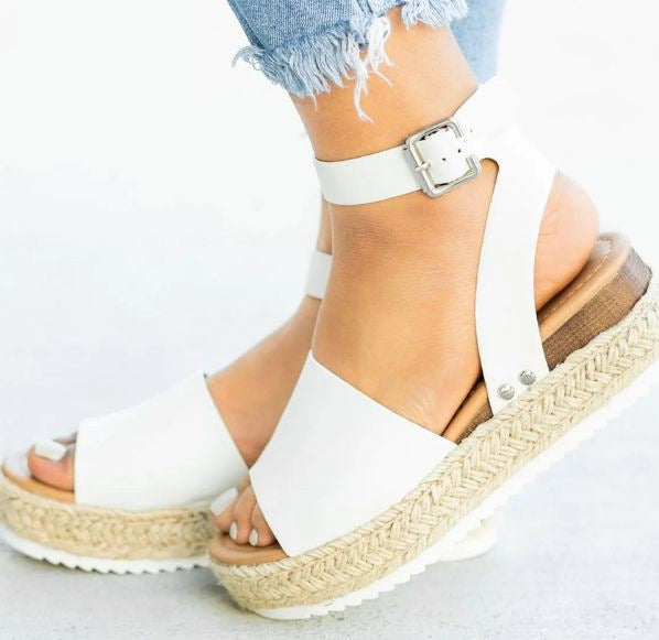 Relaxed Lightweight Sandals