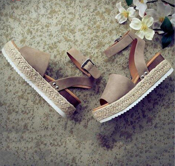 Relaxed Lightweight Sandals