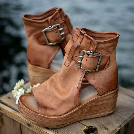 Clean Slide Sandals