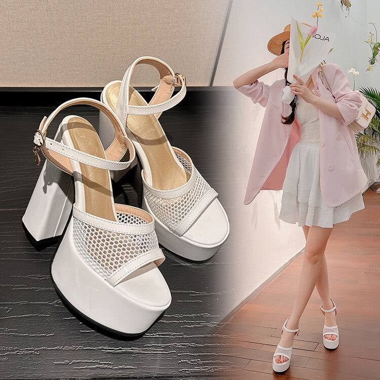 Light Thong Sandals