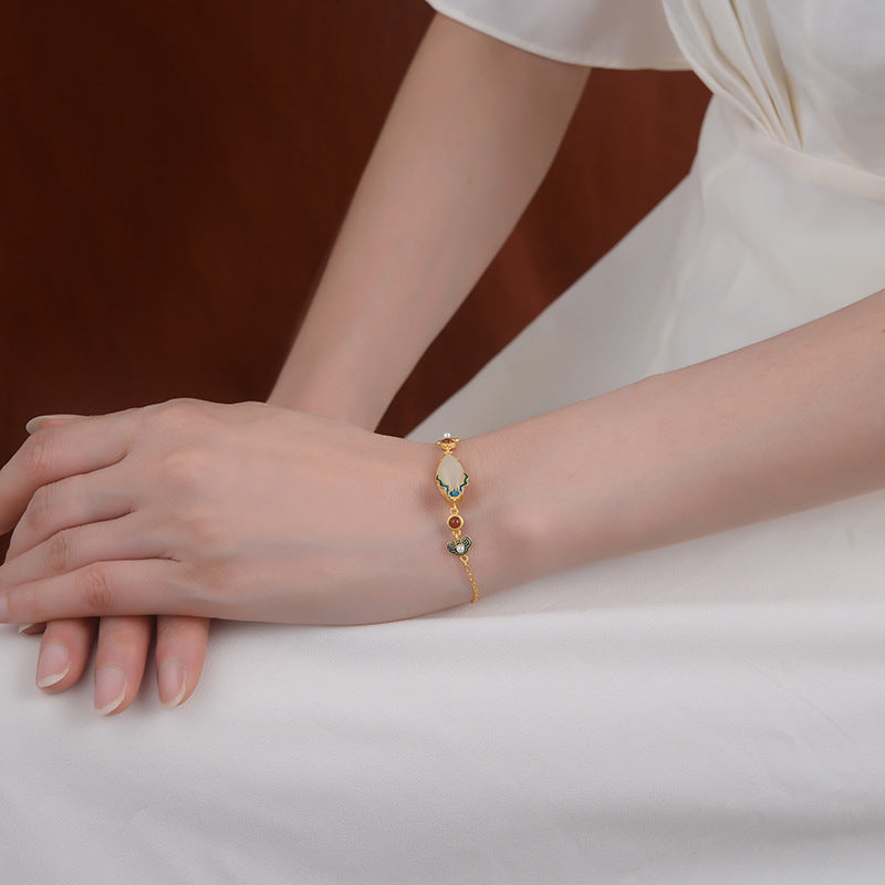 Elegant Vintage Jewelry