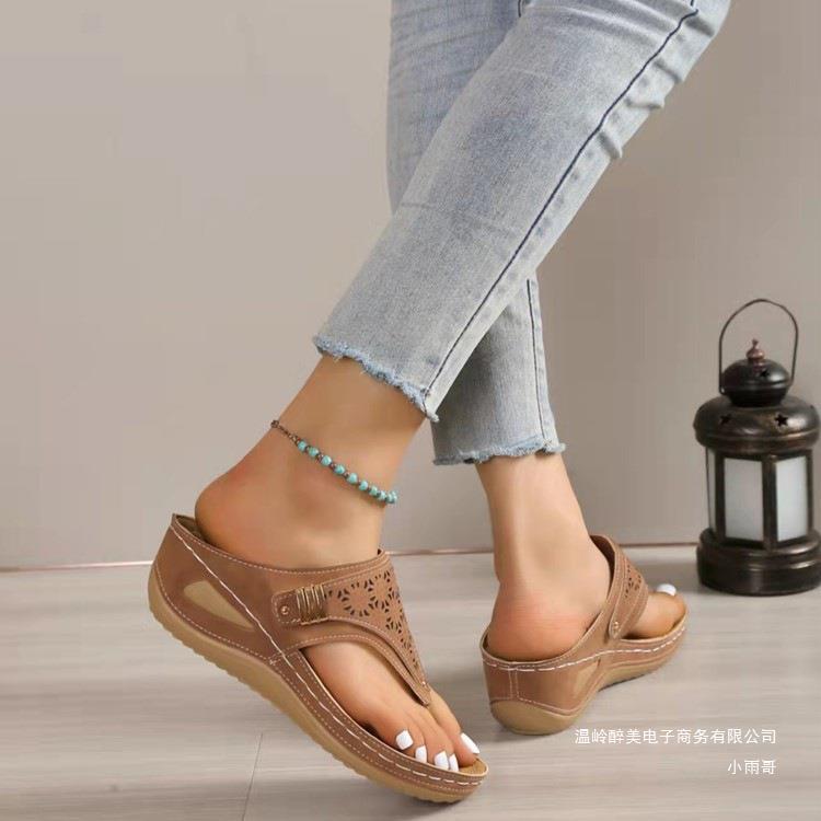 Airy Flat Sandals