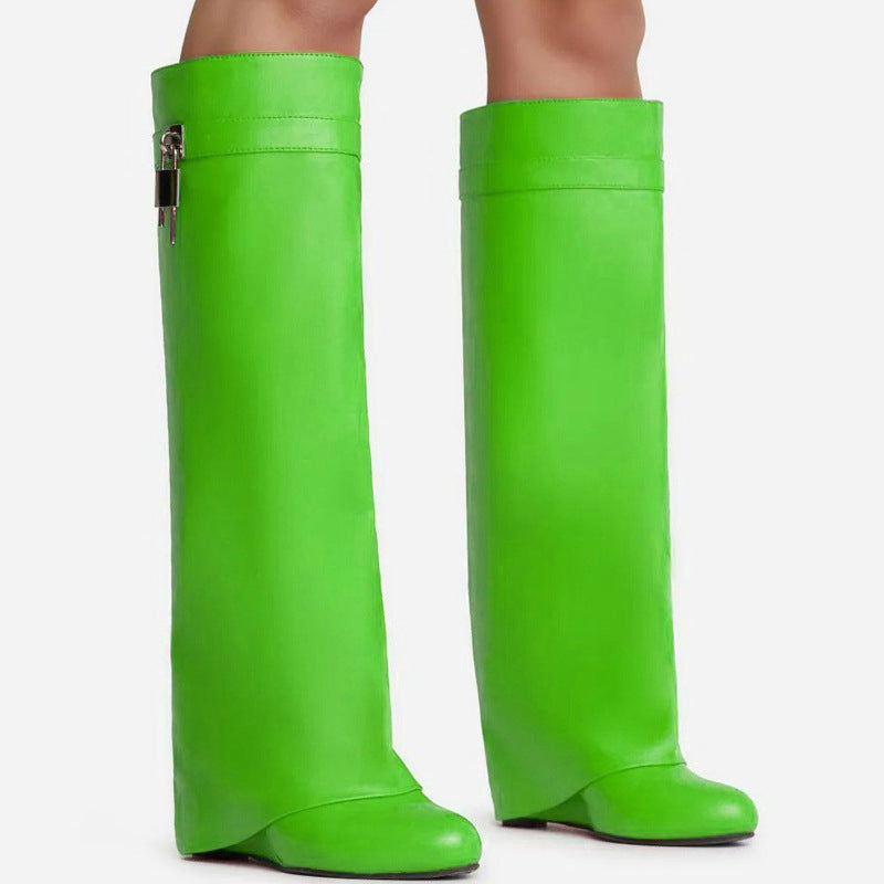 Relaxed Pointed Boots