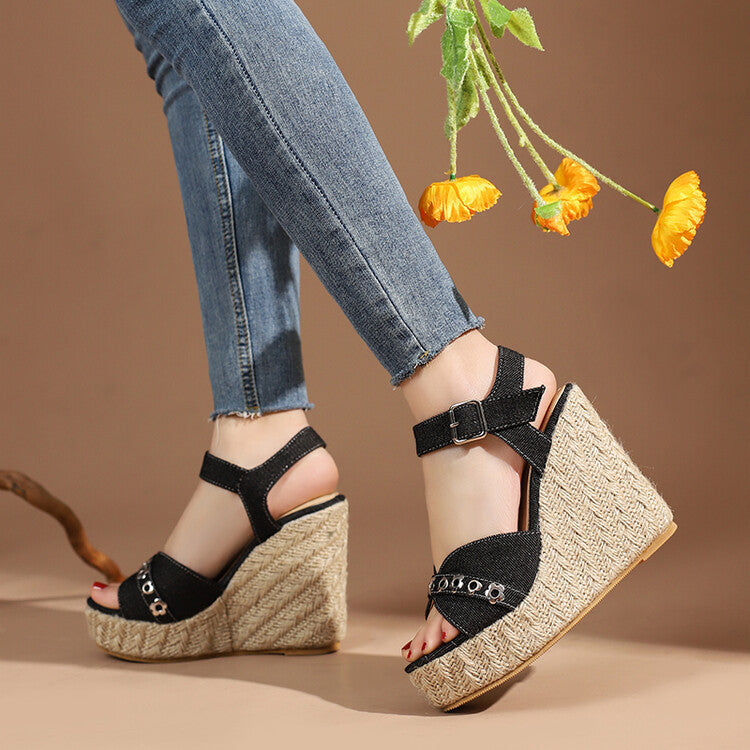 Relaxed Heeled Sandals