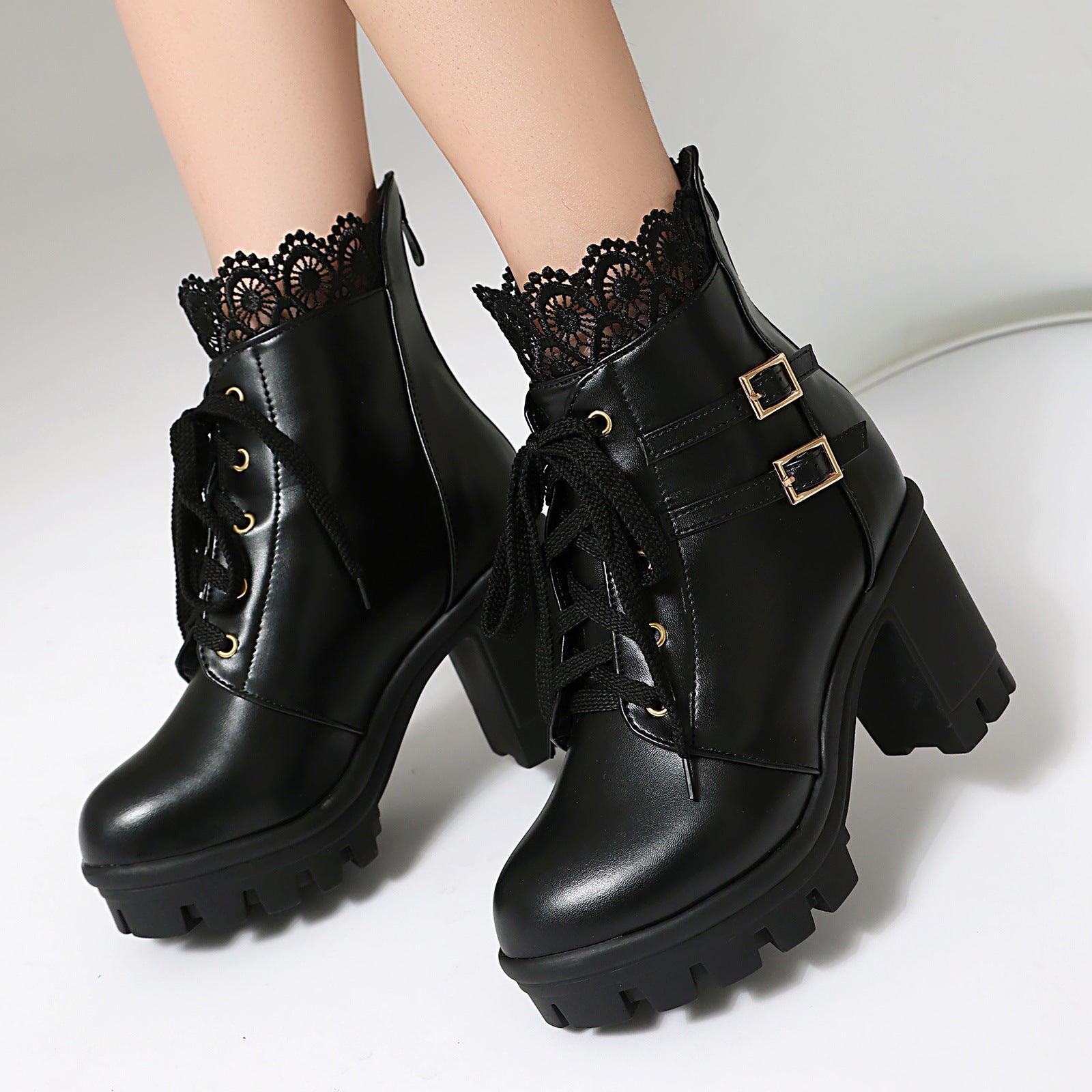Relaxed Ankle Boots