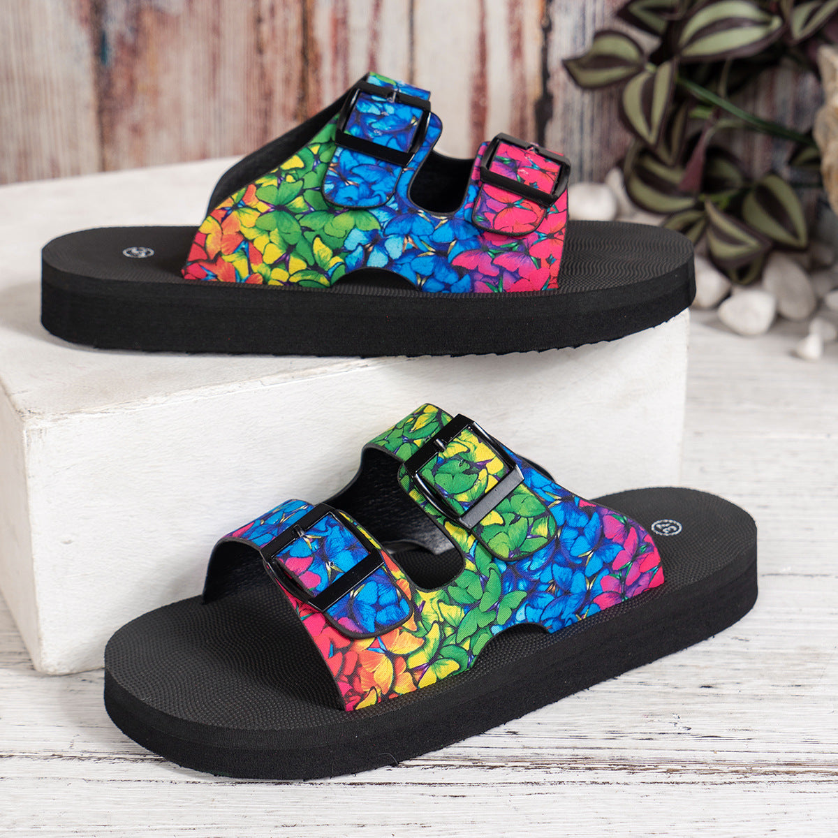 Airy Cork Sandals