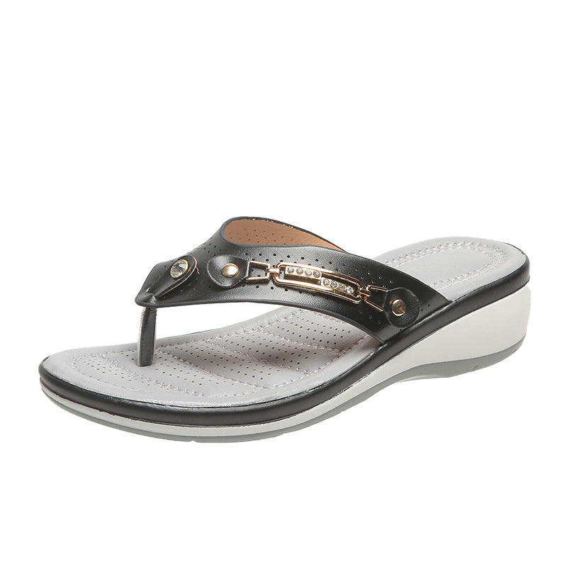 Relaxed Flat Sandals