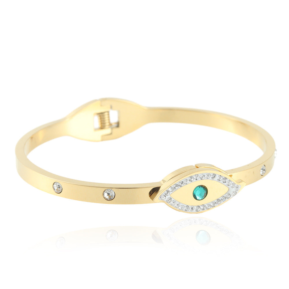 Travel Minimal Jewelry