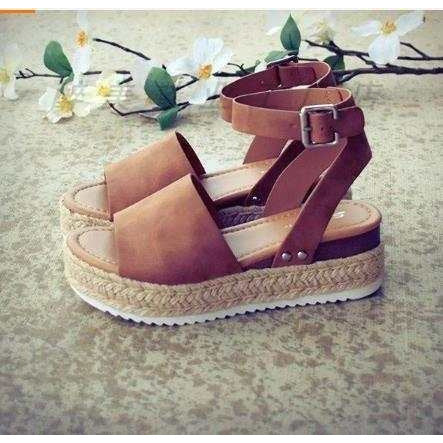 Relaxed Lightweight Sandals