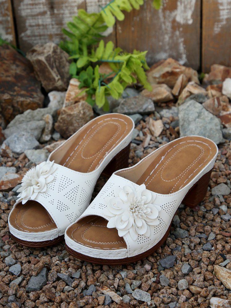 Airy Classic Sandals