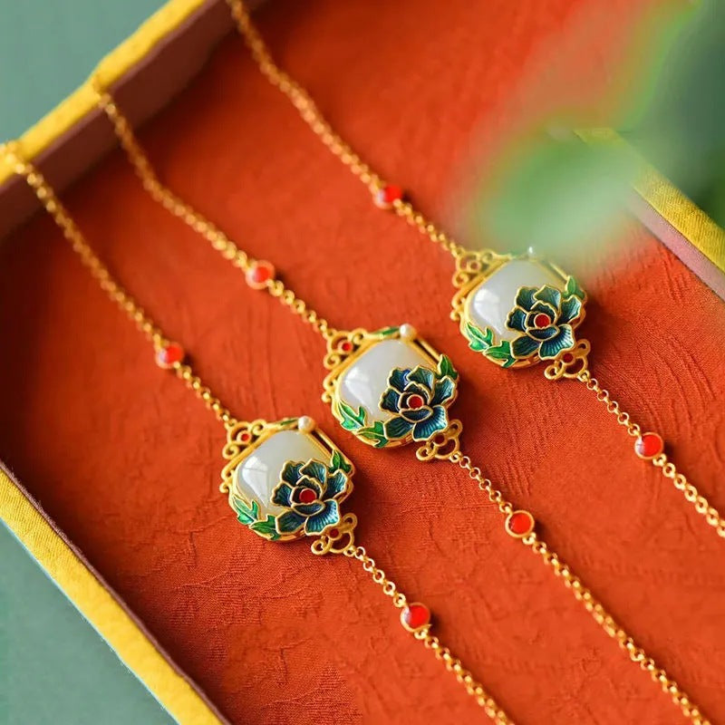 Vintage Romantic Jewelry