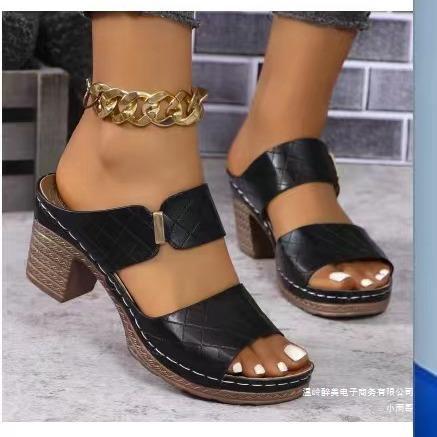 Easy Raffia Sandals