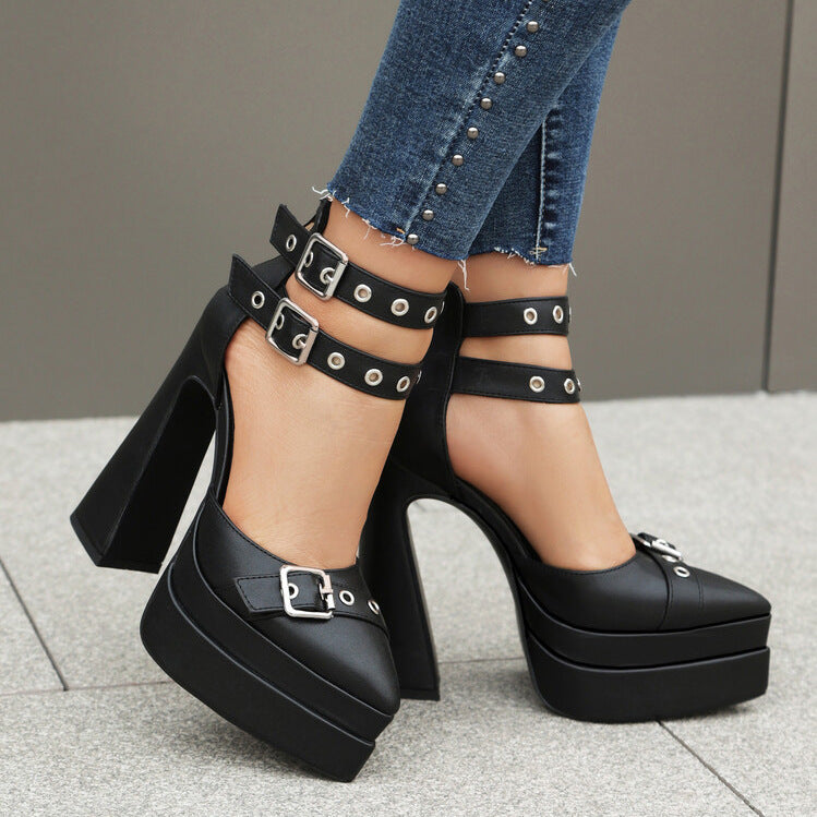 Clean Flat Sandals