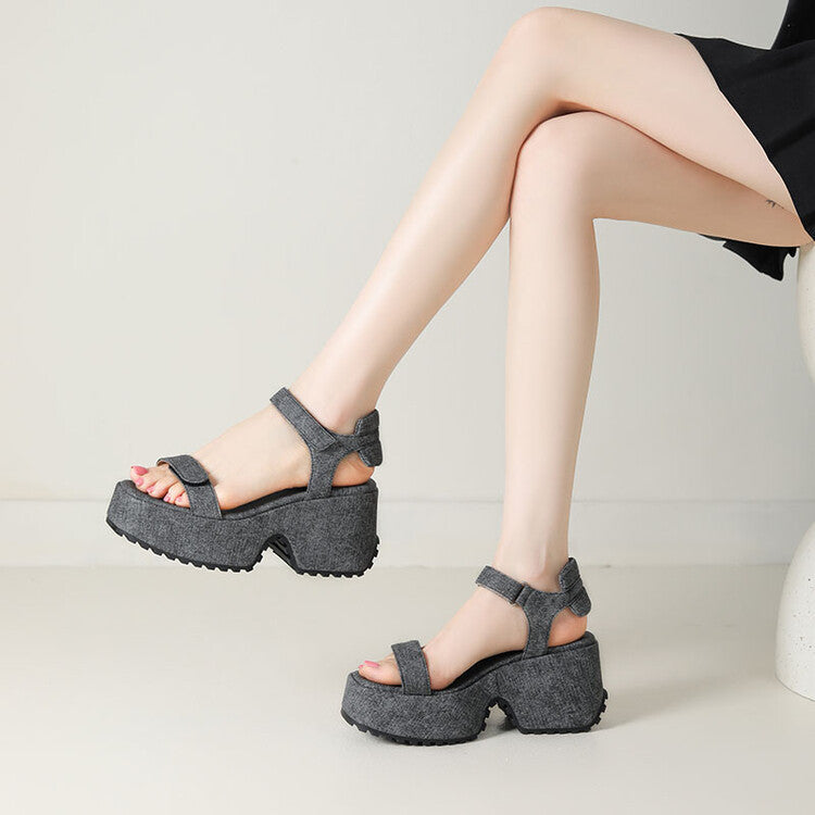 Relaxed Minimal Sandals