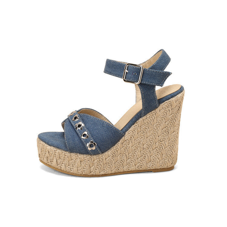 Relaxed Heeled Sandals