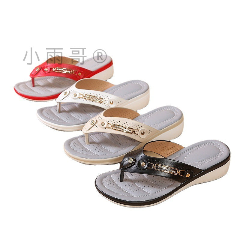 Relaxed Flat Sandals