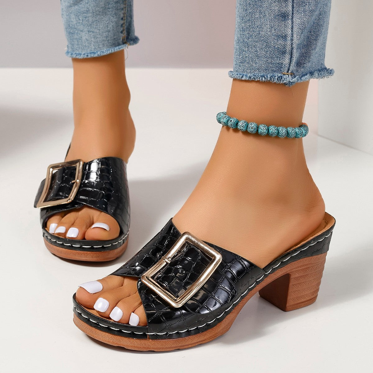 Breezy Minimal Sandals