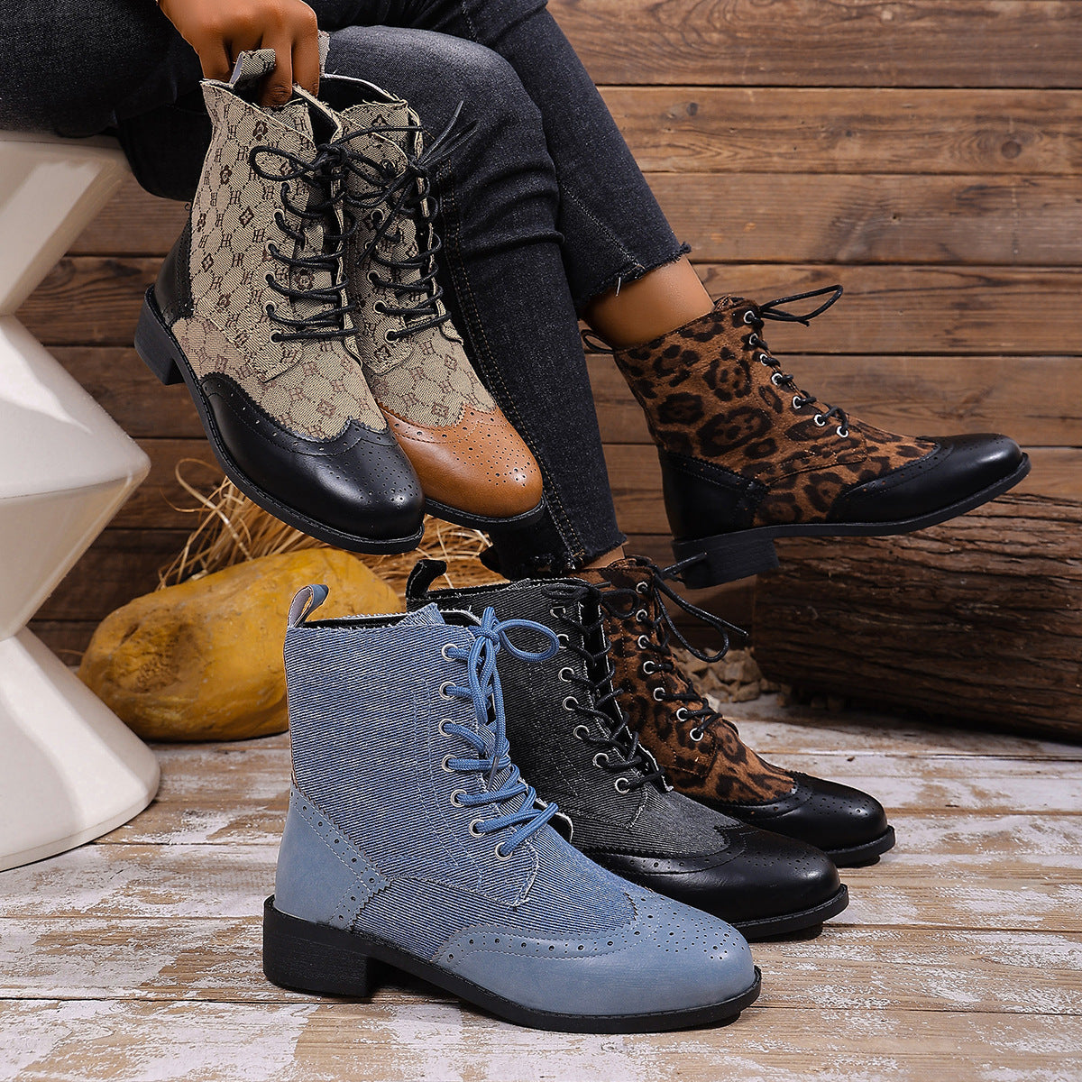 Clean Minimal Boots