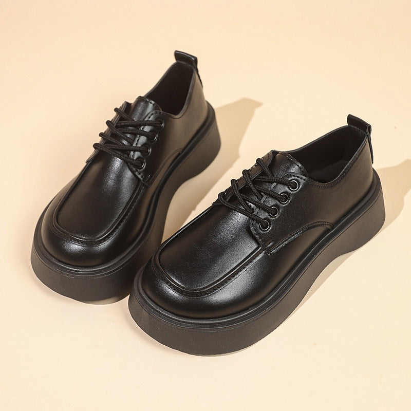 Relaxed Easy Sneakers