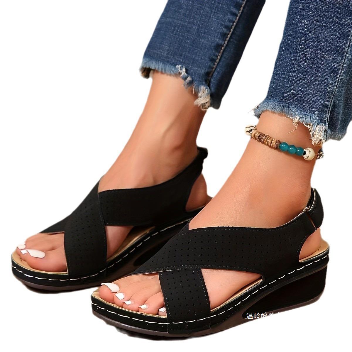 Minimal Leather Sandals