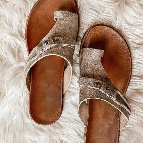 Airy Metallic Sandals