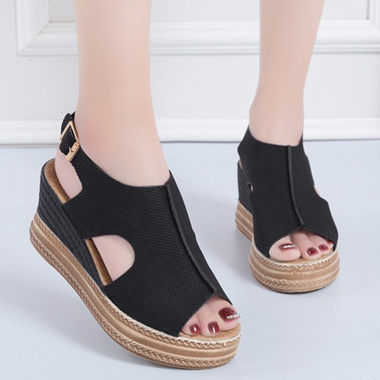 Minimal Vacation Sandals