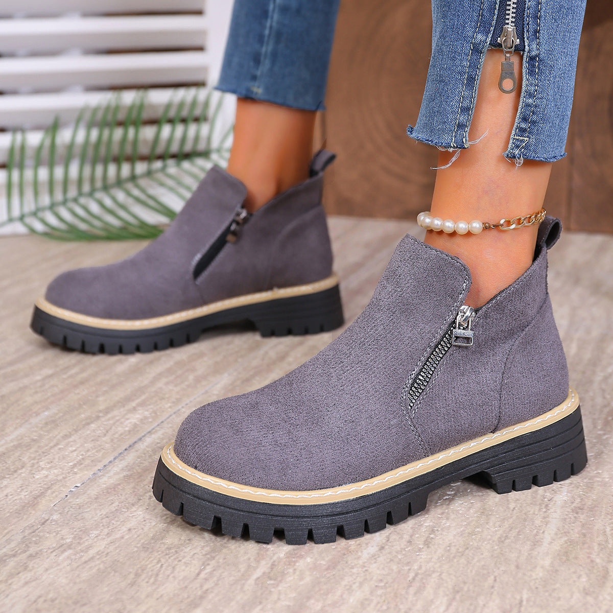 Minimal Classic Boots