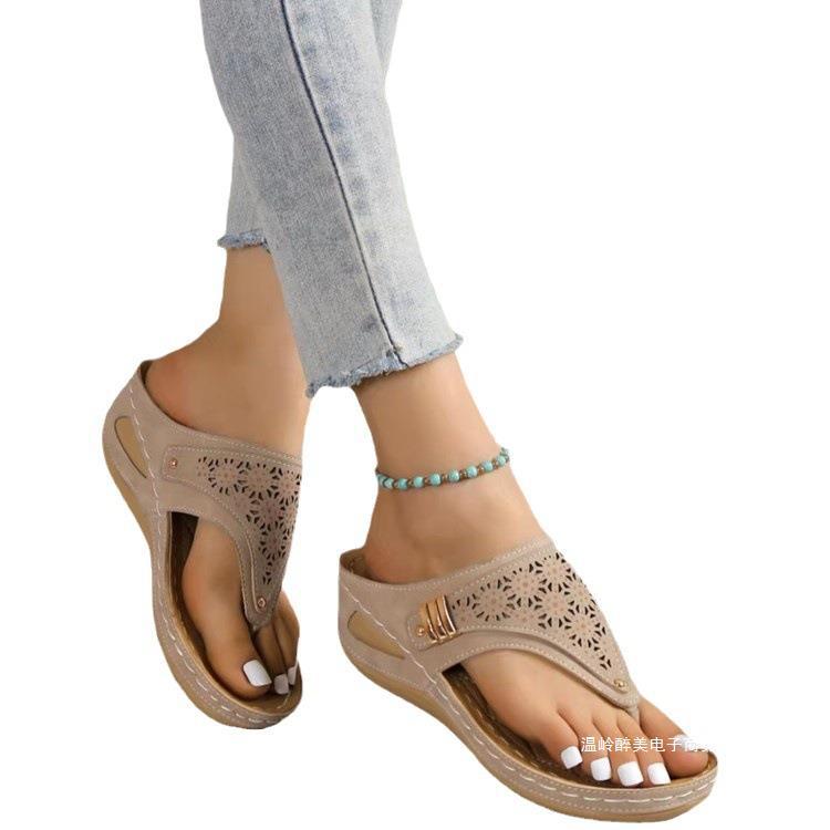 Airy Flat Sandals