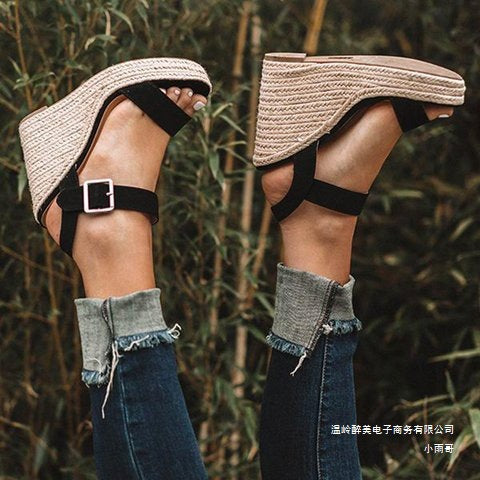 Minimal Summer Sandals