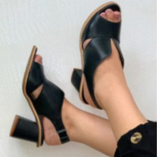 Airy Flat Sandals