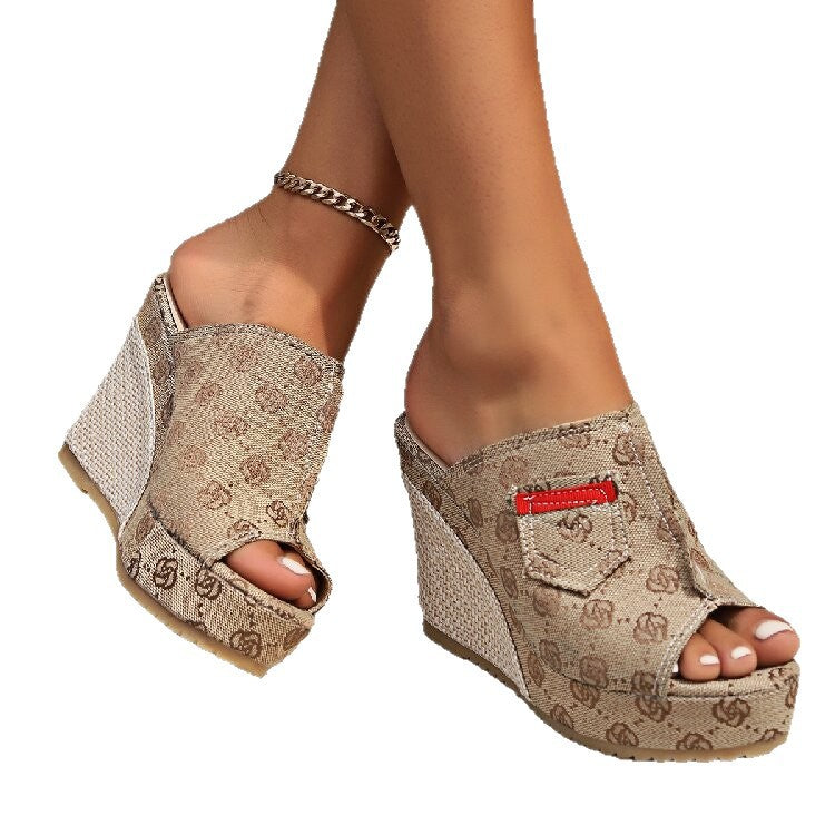 Airy Flat Sandals