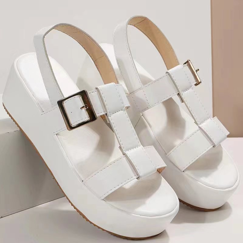 Weekend Cushioned Sandals