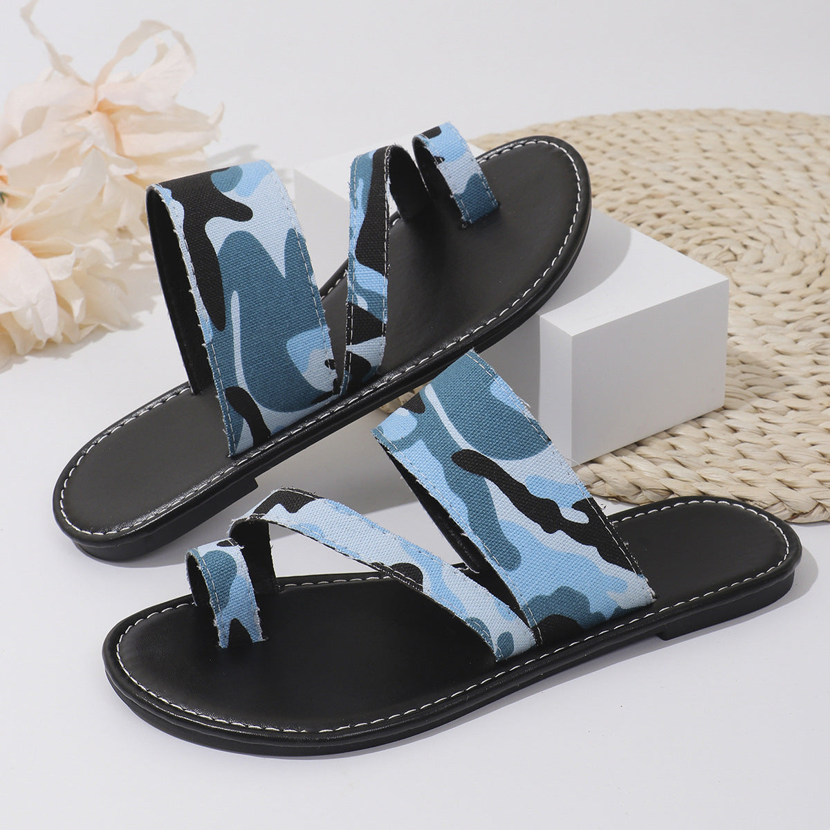 Simple Metallic Sandals