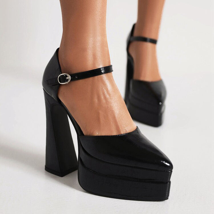 Comfortable Buckled Sandals