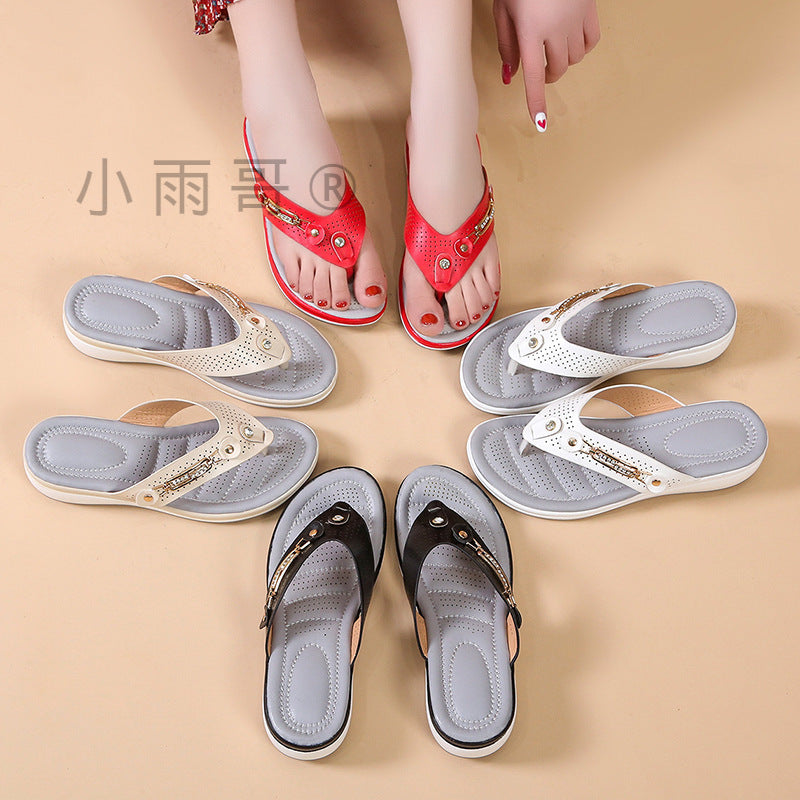 Relaxed Flat Sandals