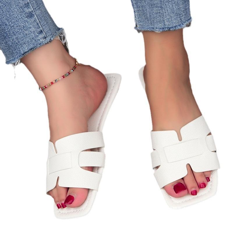 Minimal Flat Sandals