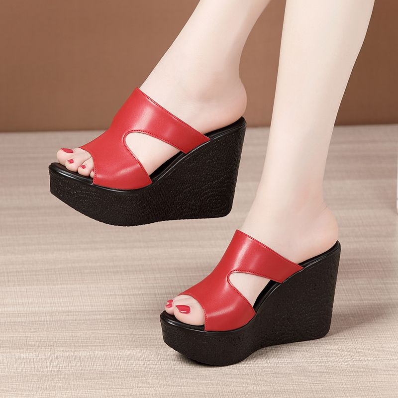 Minimal Soft Sandals