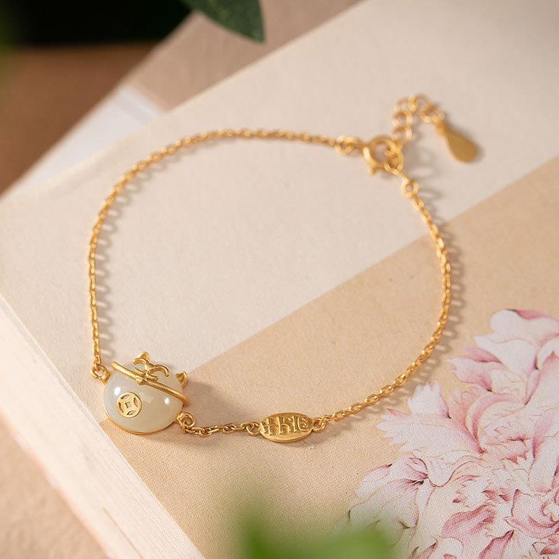 Graceful Gold Jewelry