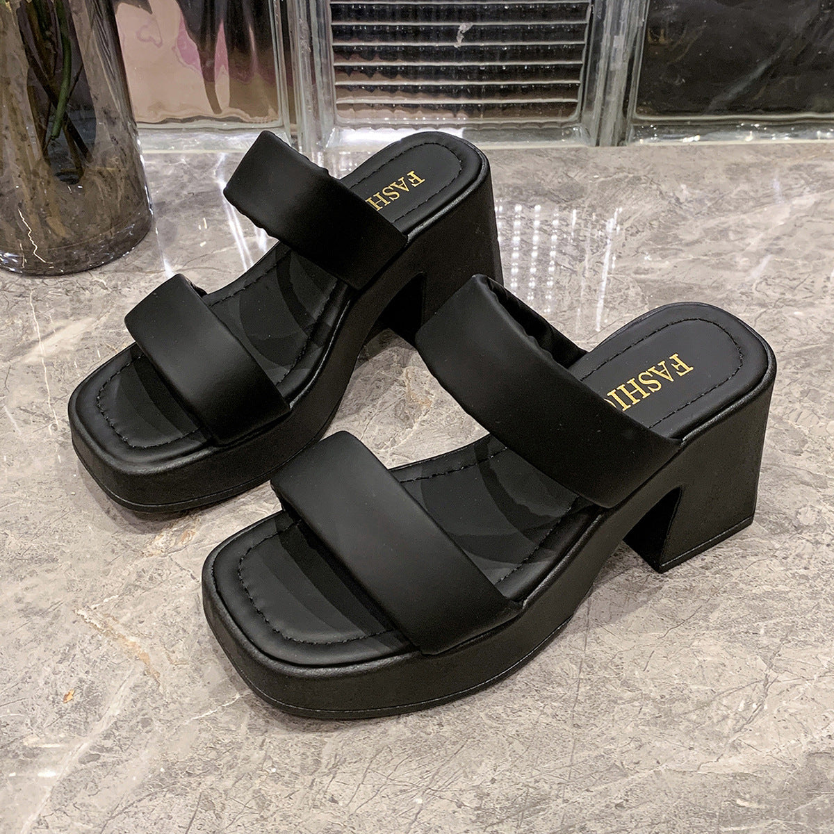 Minimal Resort Sandals