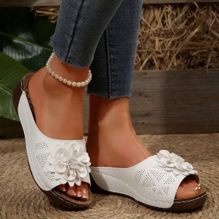 Clean Classic Sandals