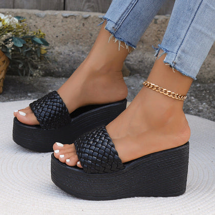 Light Lightweight Sandals