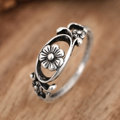 Minimalist Vintage Jewelry